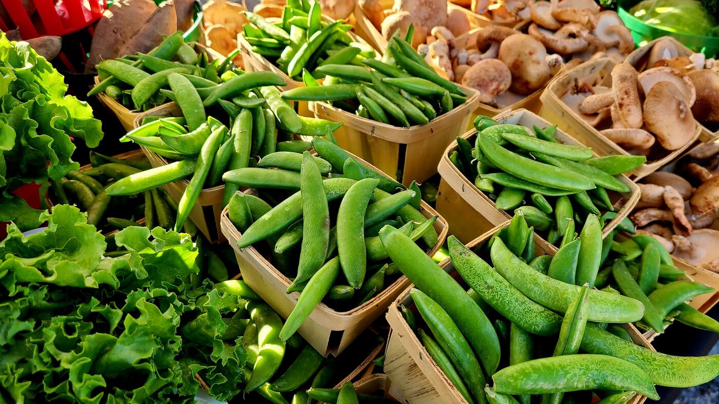 Shoppers at the Statesboro Main Street Farmers Market